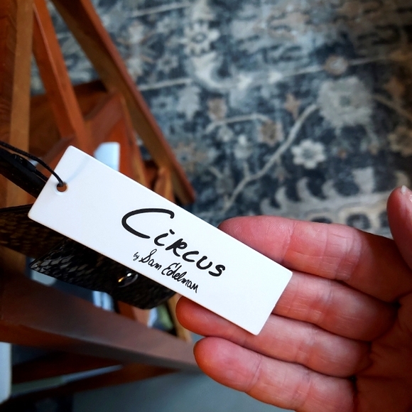 Sam Edelman: Malibu Grey Python Snake Print Bucket Bag: NWT. - Picture 7 of 10